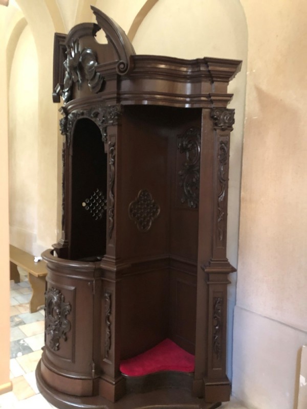 Fotografia przedstawiająca Conservation of the confessional located in the Christ the King parish church in Ivano-Frankivsk