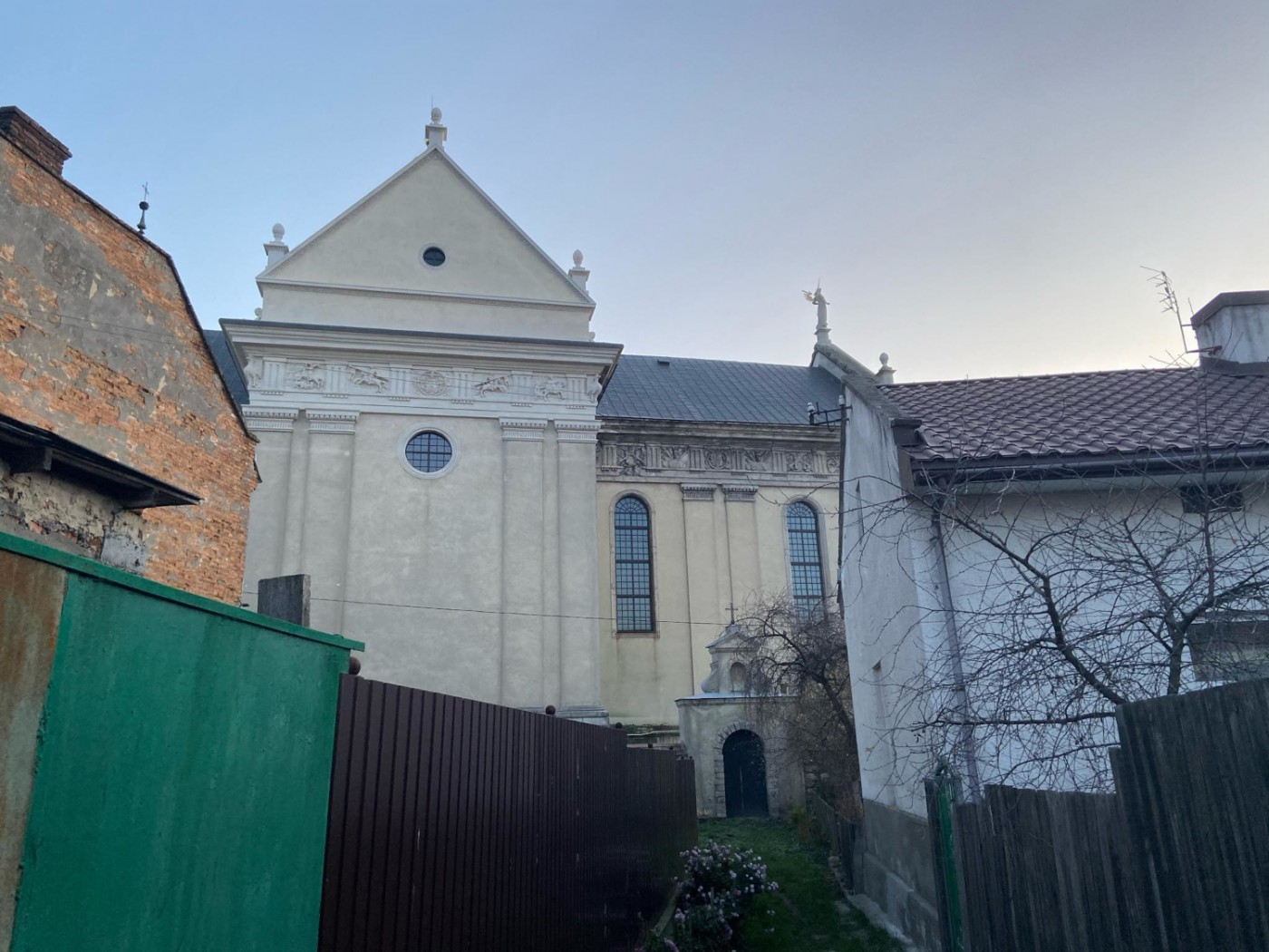 Photo montrant Conservation work on Polish monuments in Zhovkva (stage VI)