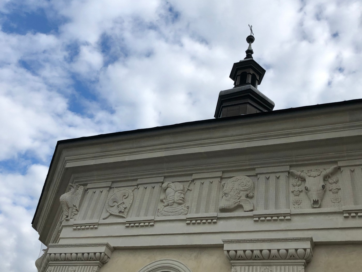 Photo montrant Conservation work on Polish monuments in Zhovkva (stage VI)