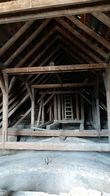 Fotografia przedstawiająca Projekt budowlano-konserwatorski remontu więźby dachowej i pokrycia dachu kościoła Trójcy Przenajświętszej w Pomorzanach