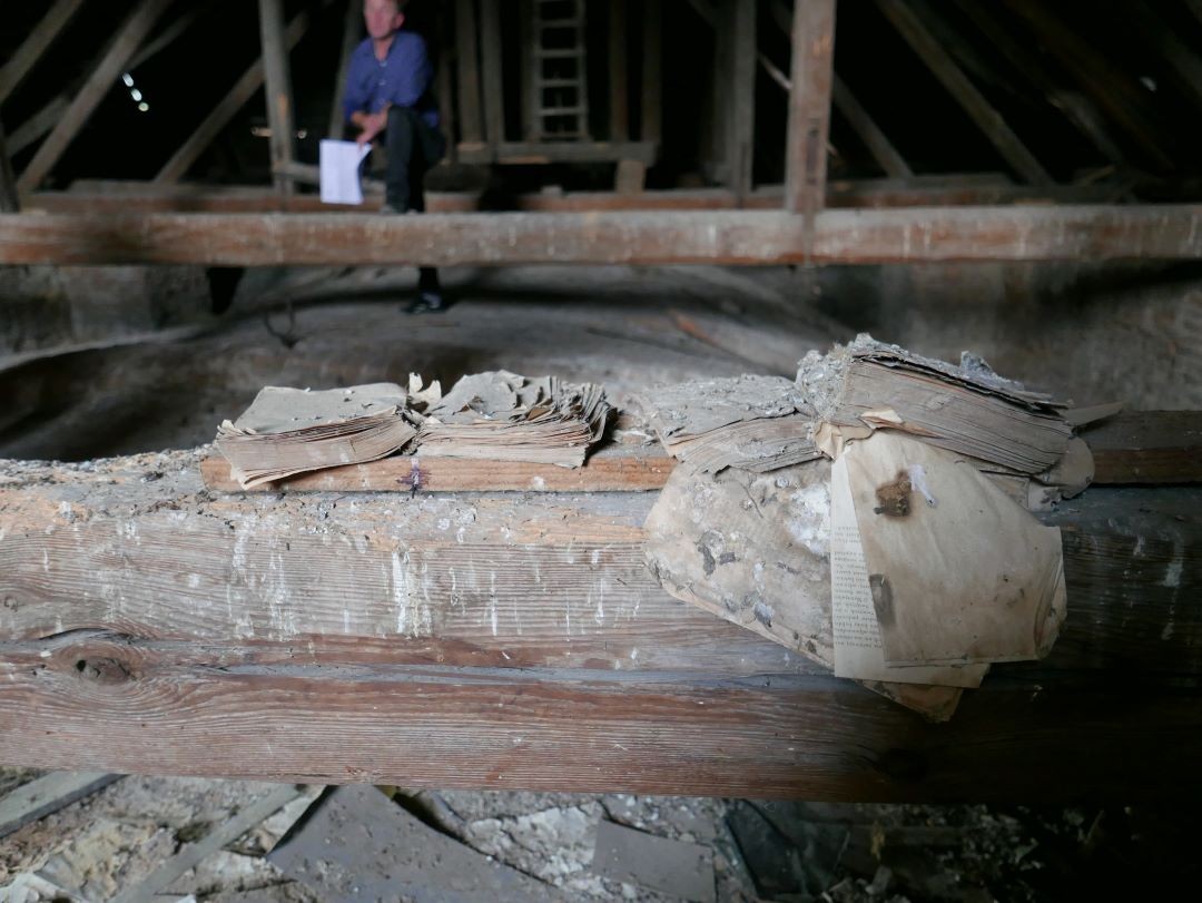 Photo montrant Construction and conservation project for the renovation of the roof trusses and roof covering of the Holy Trinity Church in Pomorzany