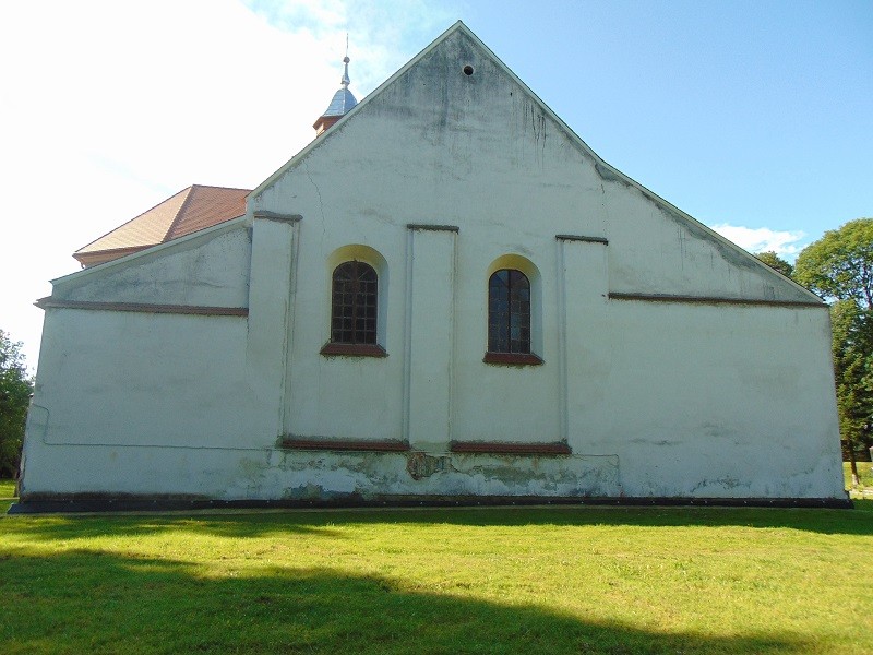 Fotografia przedstawiająca Construction and conservation project for the renovation of the façade and protection of the frescoes of St Anne\'s Church in Ssiadovice, Ukraine