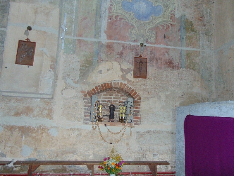 Fotografia przedstawiająca Projekt budowlano-konserwatorski remontu elewacji i zabezpieczenia fresków kościoła pw. św. Anny w Sąsiadowicach, Ukraina