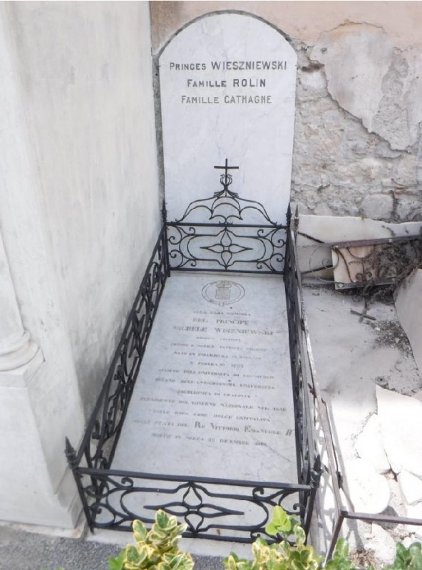Photo montrant Conservation de la pierre tombale de Mikhail Vishnevsky