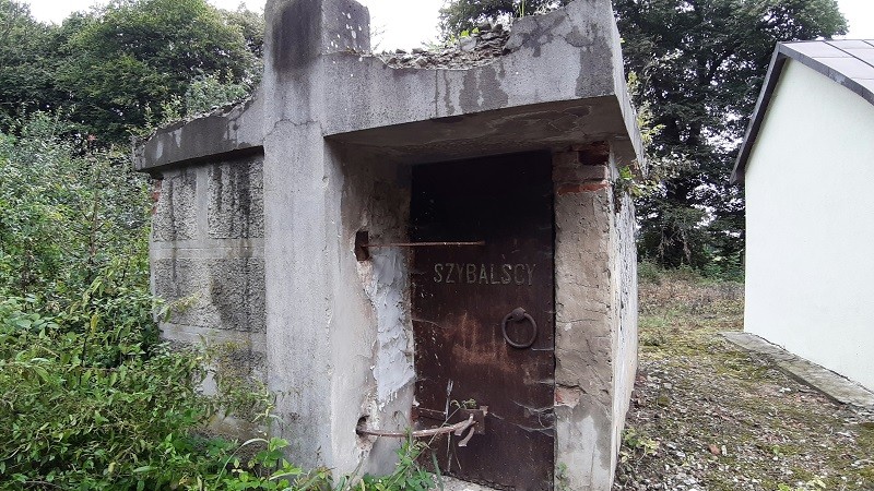 Photo montrant Documentation du cimetière catholique romain et de la chapelle du cimetière de Dublany