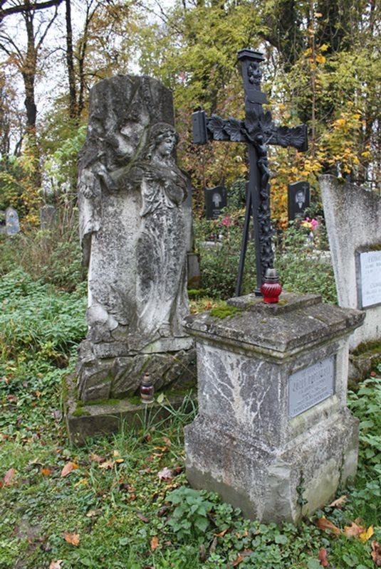 Fotografia przedstawiająca Conservation of tombstones in the Catholic cemetery in Drohobych