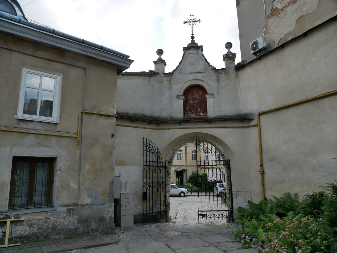 Photo montrant Travaux de restauration au monastère bénédictin de Lviv