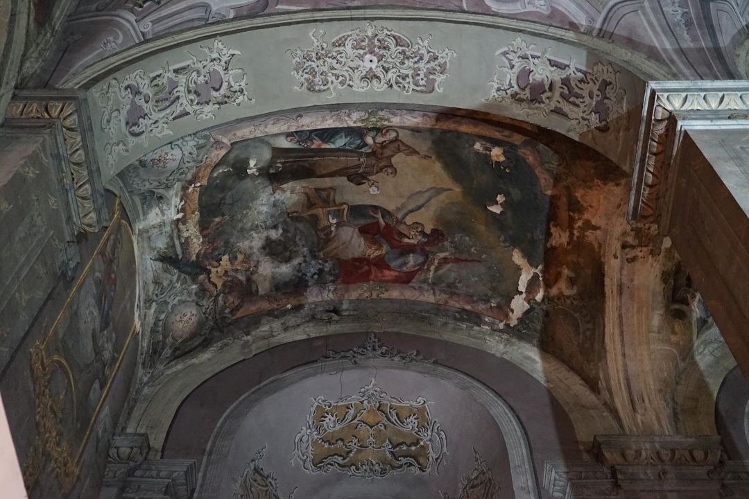 Fotografia przedstawiająca Conservation work on the polychrome paintings by Stroiński in the Poor Clares Church in Lviv