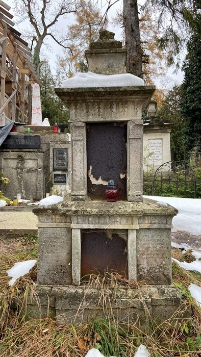 Fotografia przedstawiająca Restoration and conservation work on Lychakiv Cemetery in Lviv