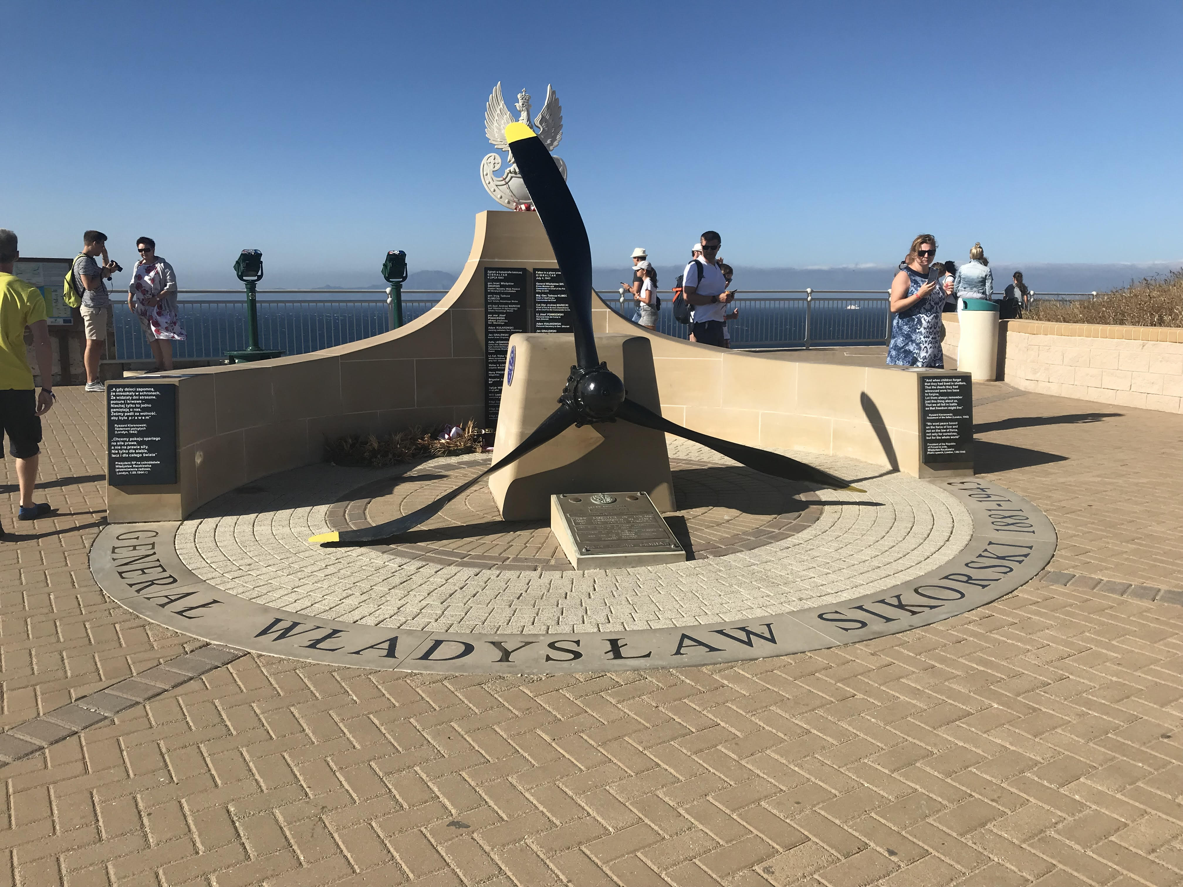 Fotografia przedstawiająca Pomnik Władysława Sikorskiego w Gibraltarze