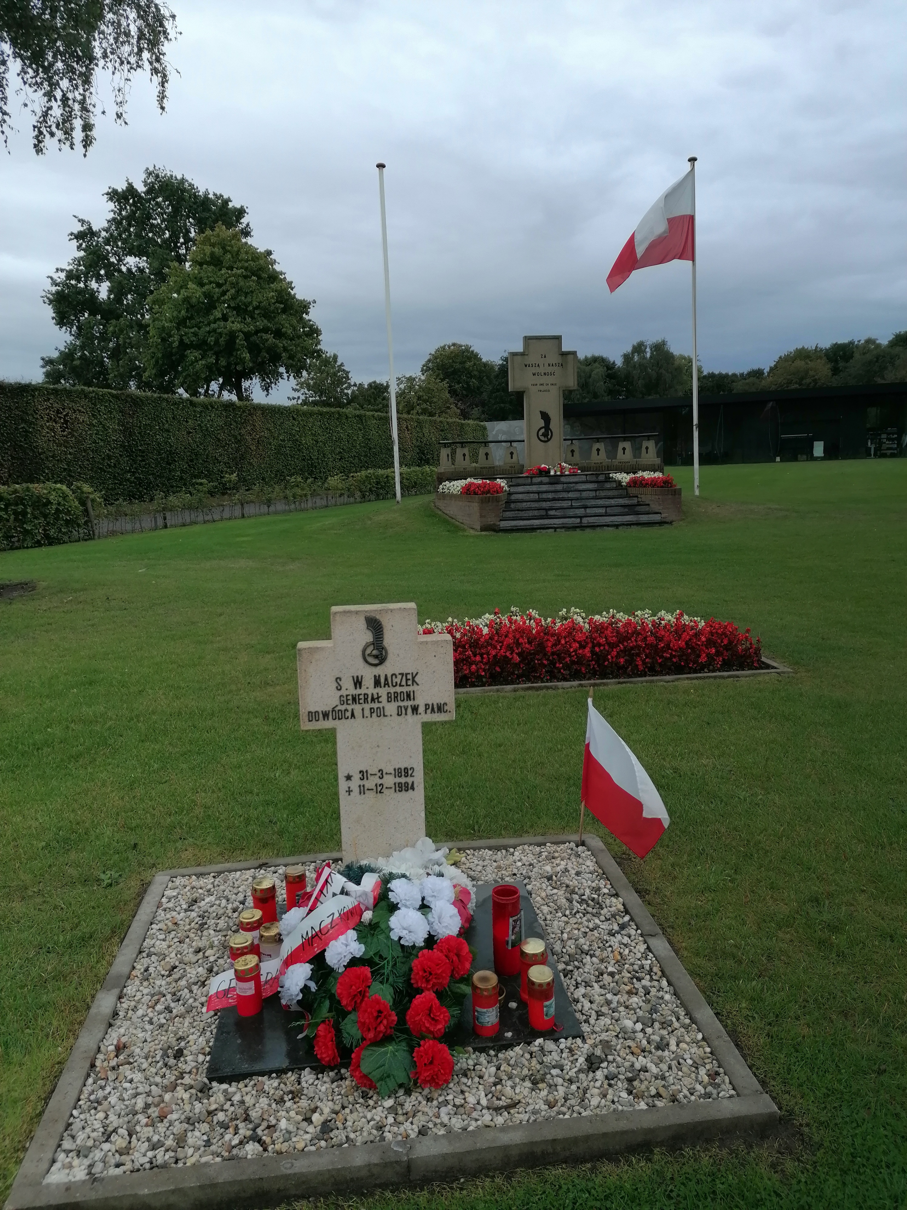 Fotografia przedstawiająca Polski Honorowy Cmentarz Wojskowy w Bredzie