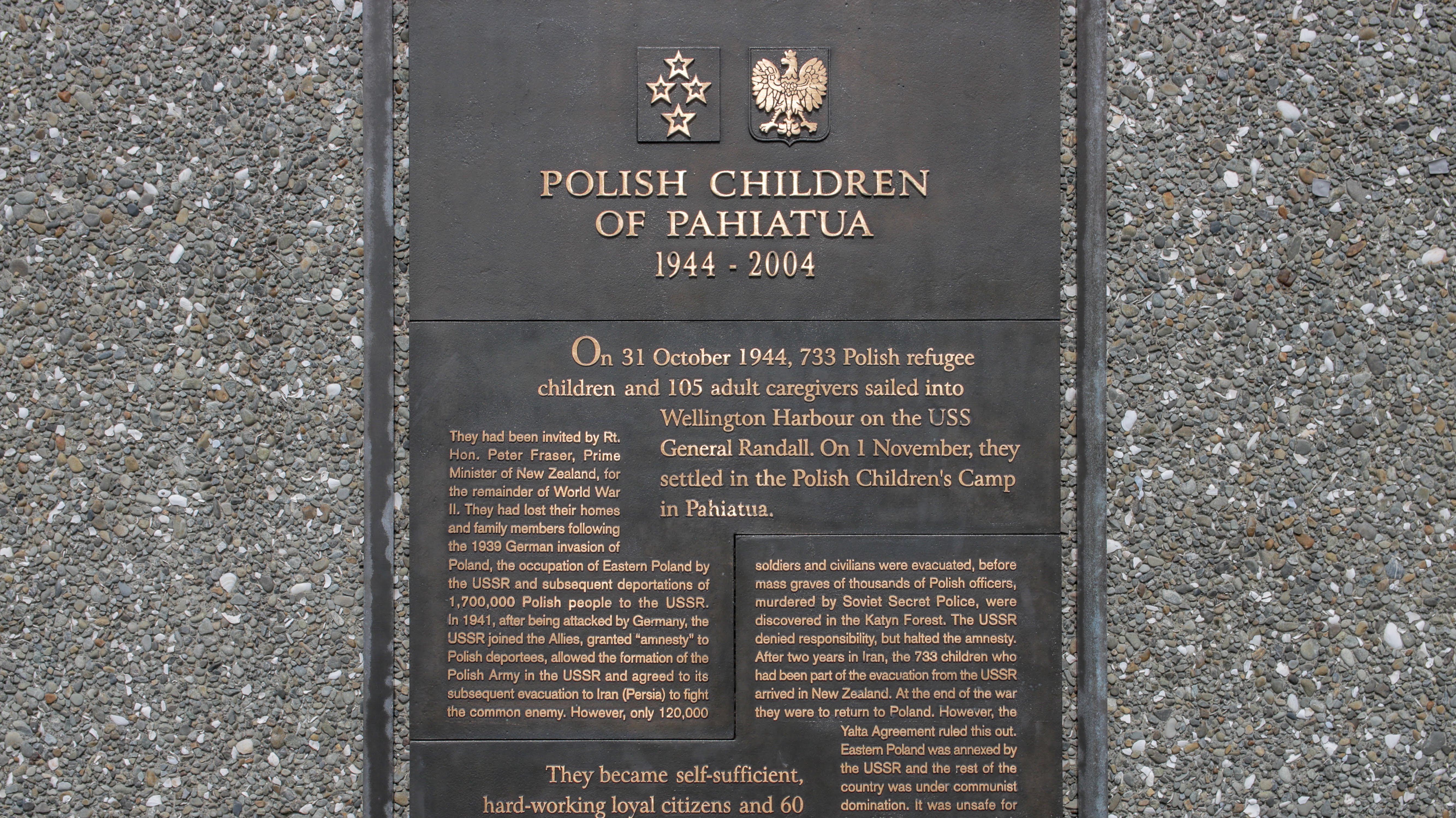 Photo showing Plaque commemorating Polish children from Pahiatua in Wellington