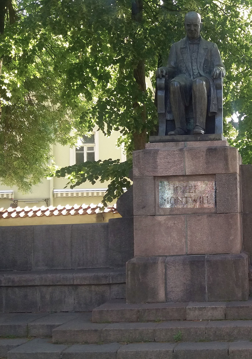 Fotografia przedstawiająca Monument to Joseph Montwiłł in Vilnius