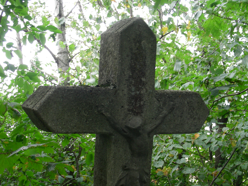 Fragment nagrobka Adama Jasińskiego, cmentarz w Kowalówce, stan z 2007 r.