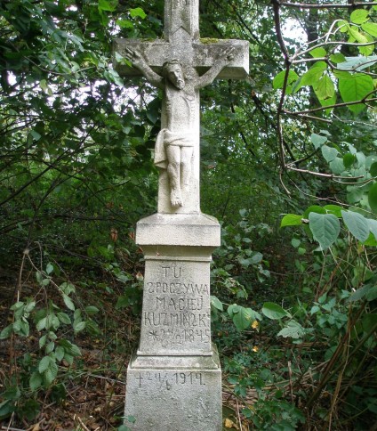 Nagrobek Macieja Kuźmińskiego z cmentarza w Kowalówce II, stan z 2007 roku