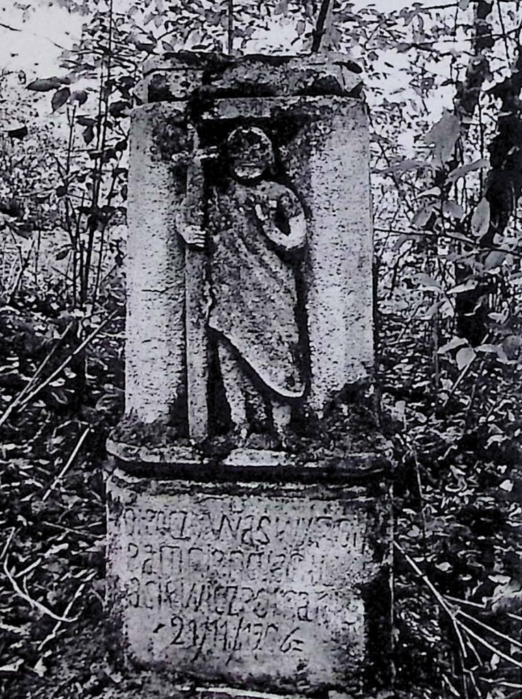 Photo montrant Tombstone of Antonina, Jan and [...] Łukasiewicz