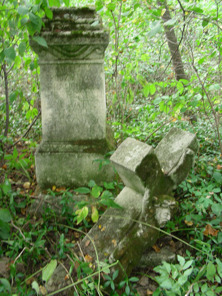 Nagrobek Franciszka Perhalskiego, cmentarz w Kowalówce, stan z 2007 r.