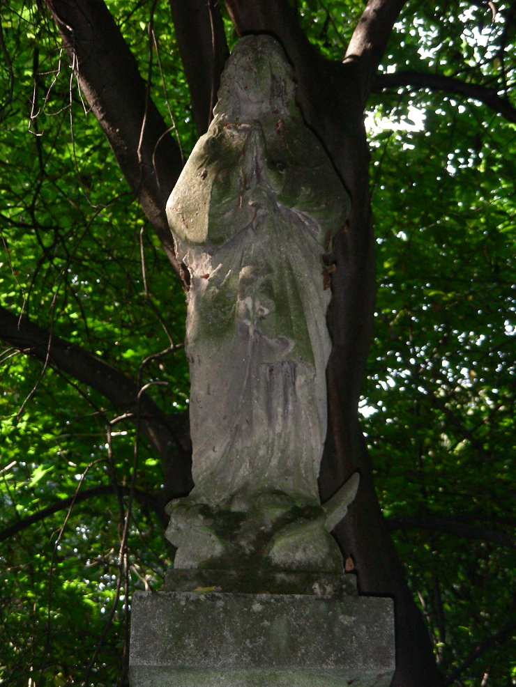 Fragment grobowca Kajetana Prawdzic Szamoty, cmentarz w Kowalówce, stan z 2007 r.