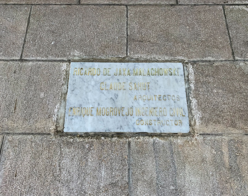 Fotografia przedstawiająca Tablica upamiętniająca Ryszarda Małachowskiego w Limie