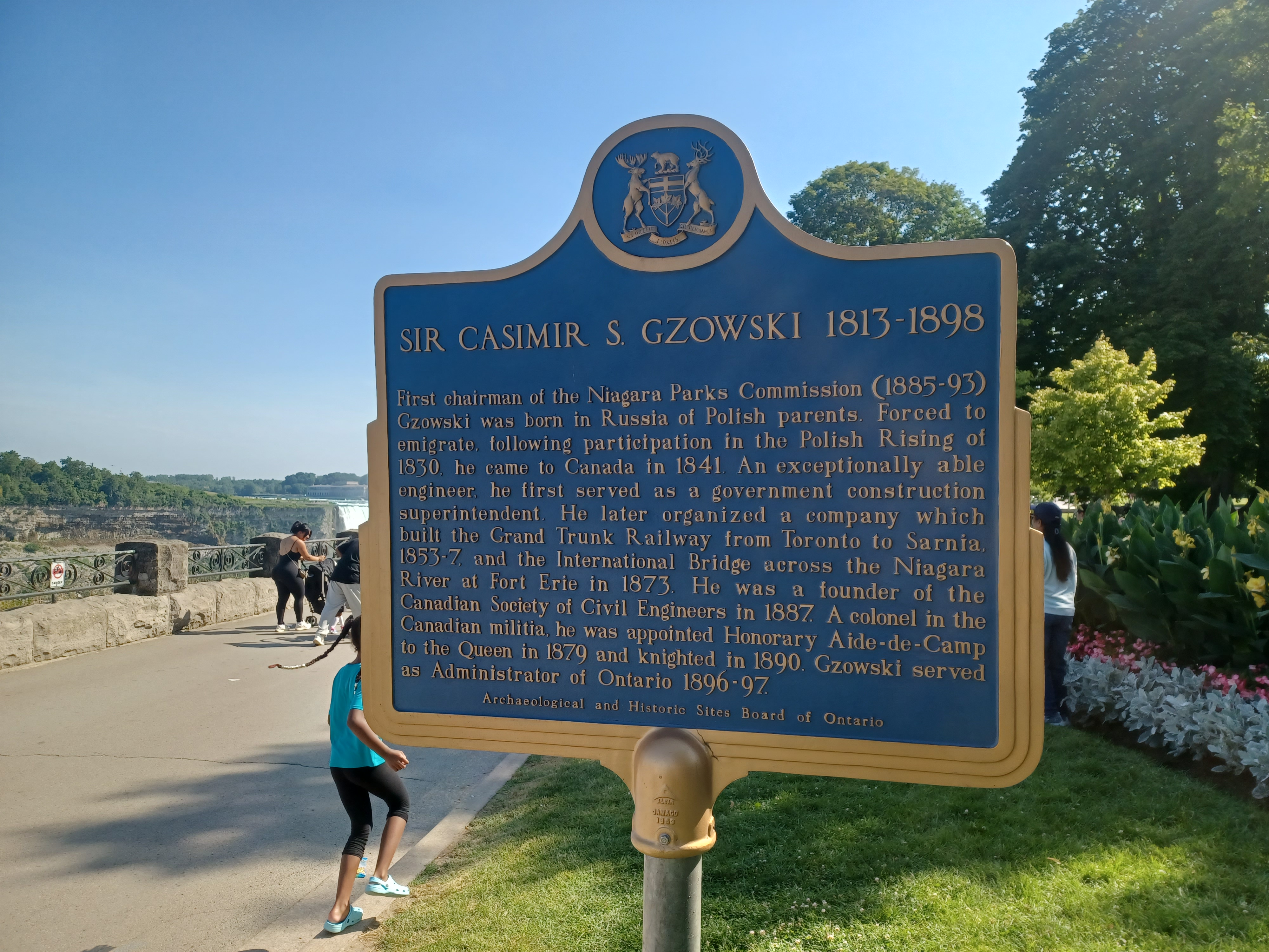 Fotografia przedstawiająca Tablica upamiętniająca Kazimierza Gzowskiego w Niagara Falls