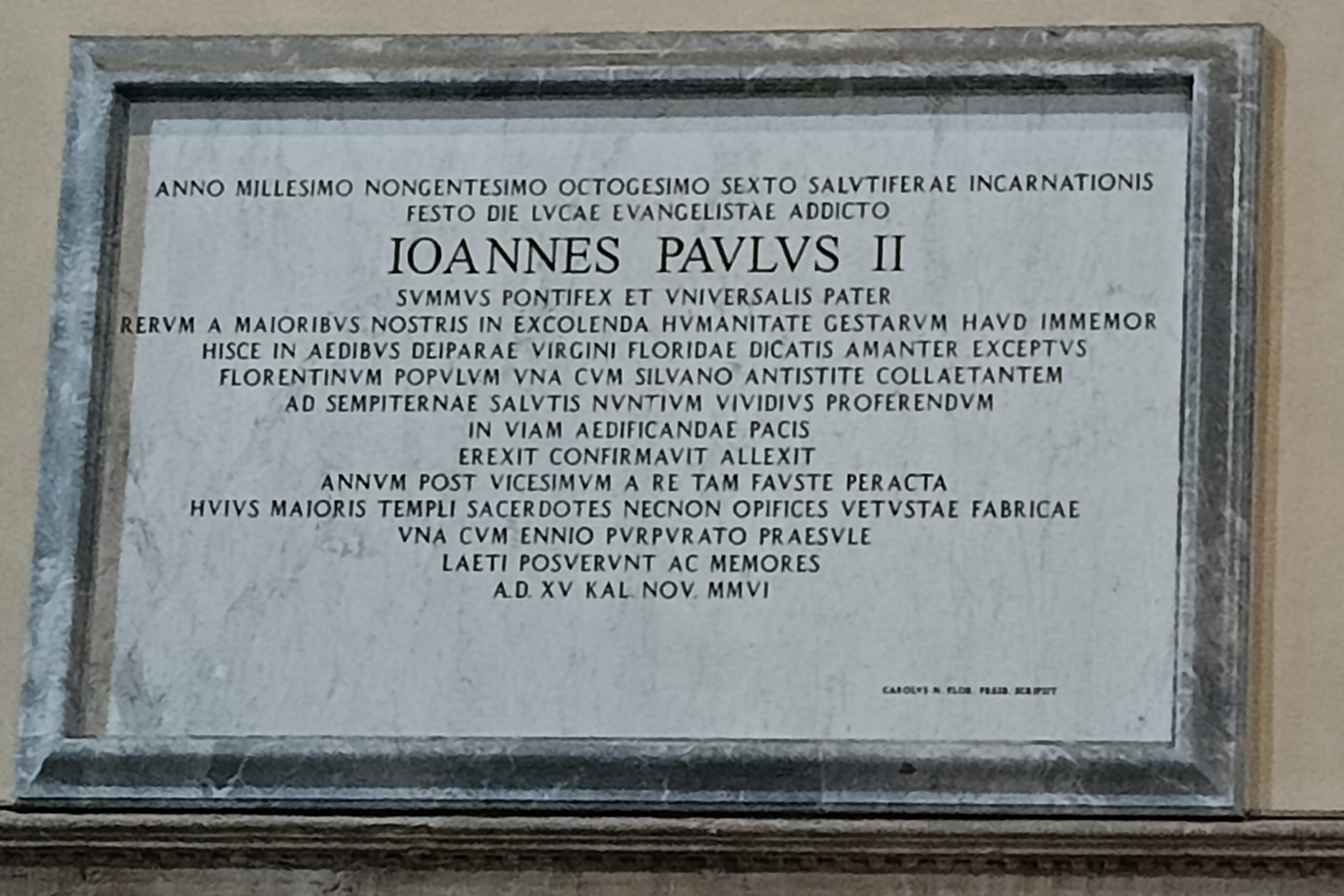 Fotografia przedstawiająca Plaque commemorating John Paul II in Florence