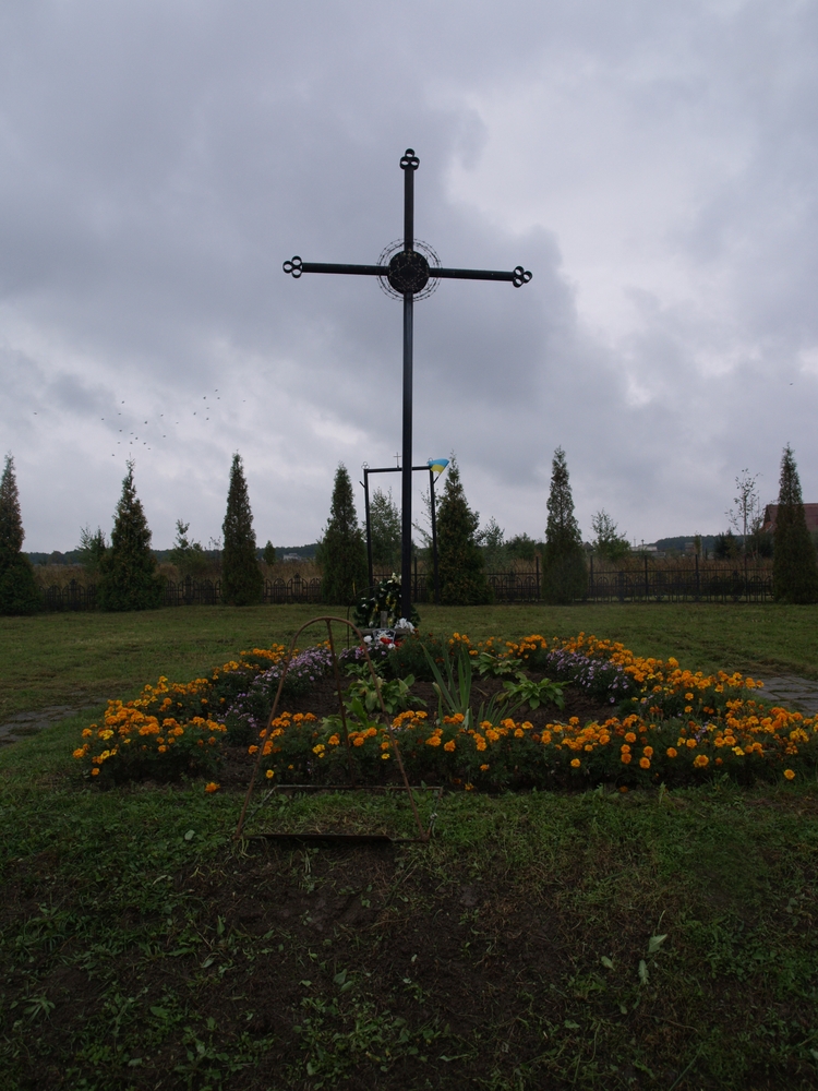 Photo montrant Grób ofiar NKWD ekshumowanych z Pasiecznej