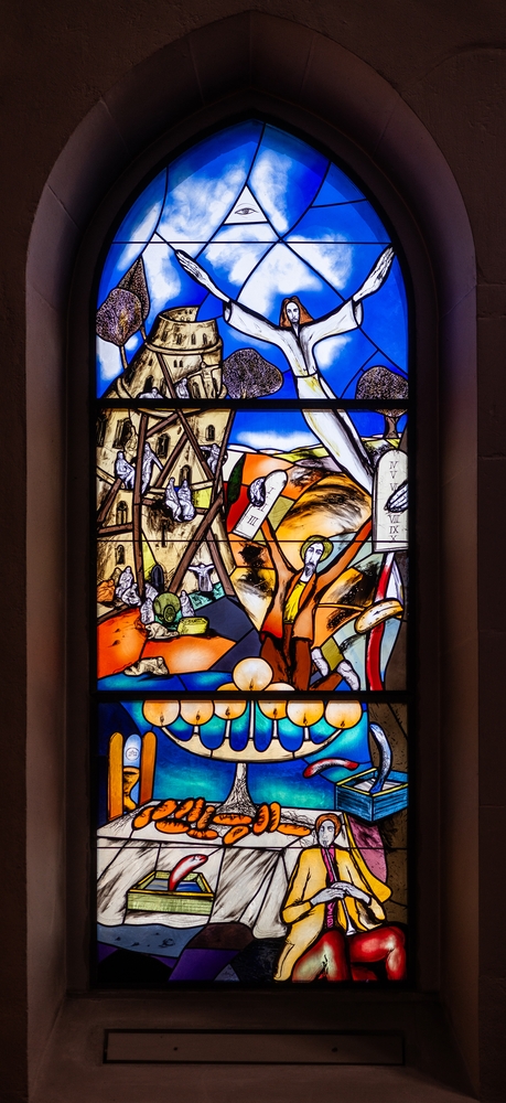Fotografia przedstawiająca Cycle of six stained-glass windows by Jan Janczak in the Church of St Pankracy
