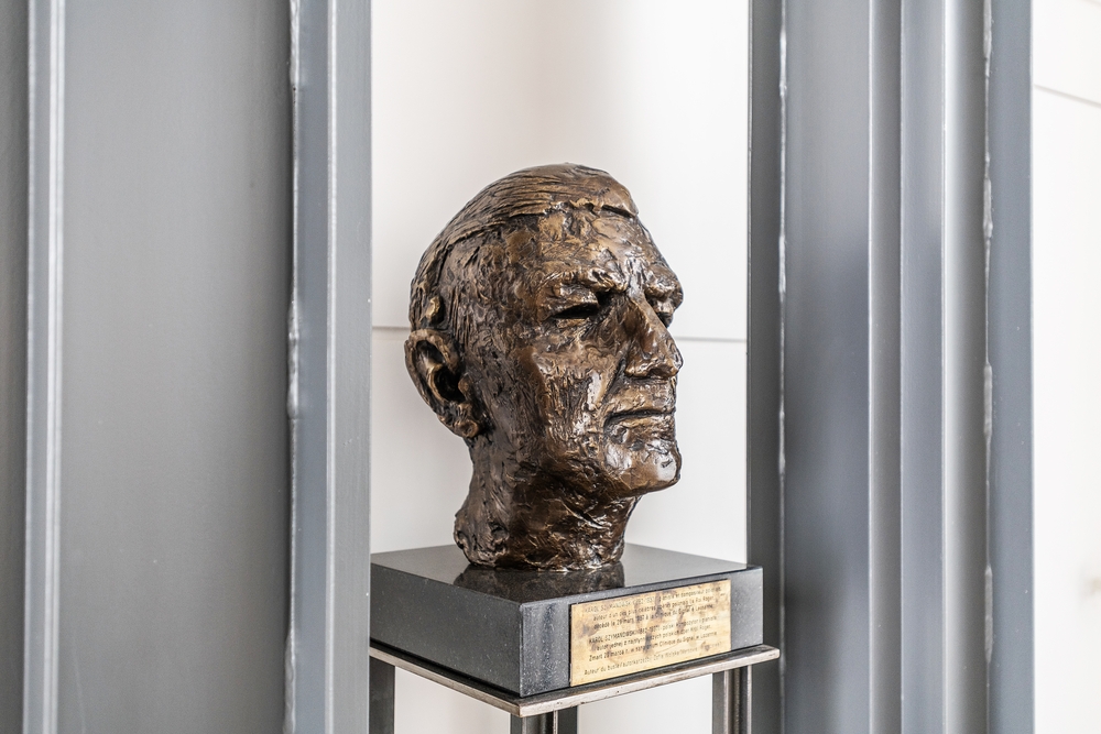 Photo montrant Bust of Karol Szymanowski, Zofia Wolska at the Music Conservatory