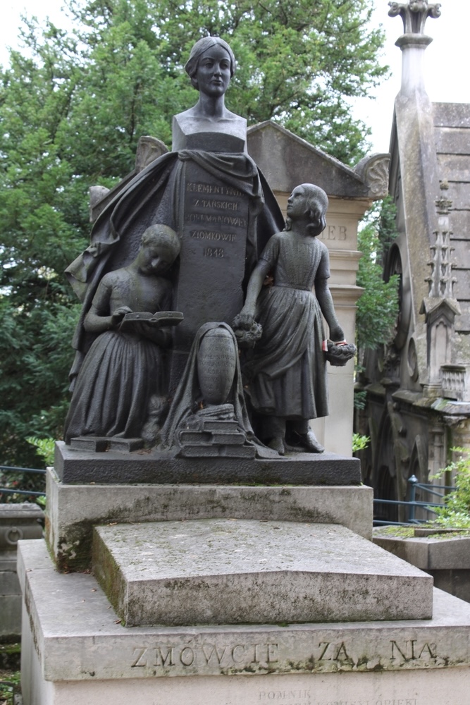 Fotografia przedstawiająca Tombstone of Klementyna Hoffmanowa, née Tańska, in the Père-Lachaise cemetery in Paris