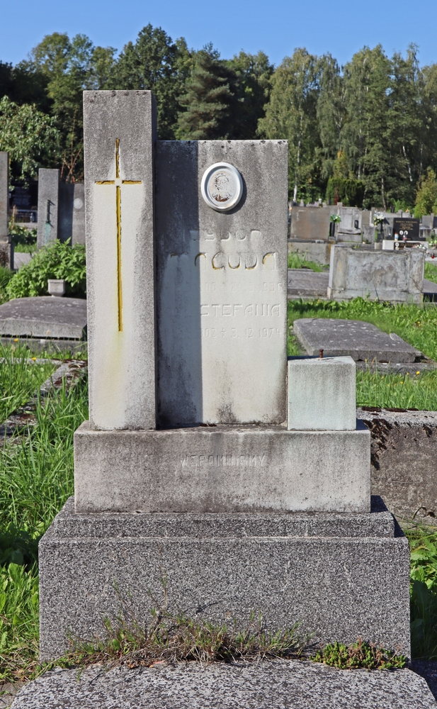 Fotografia przedstawiająca Macuda family tombstone