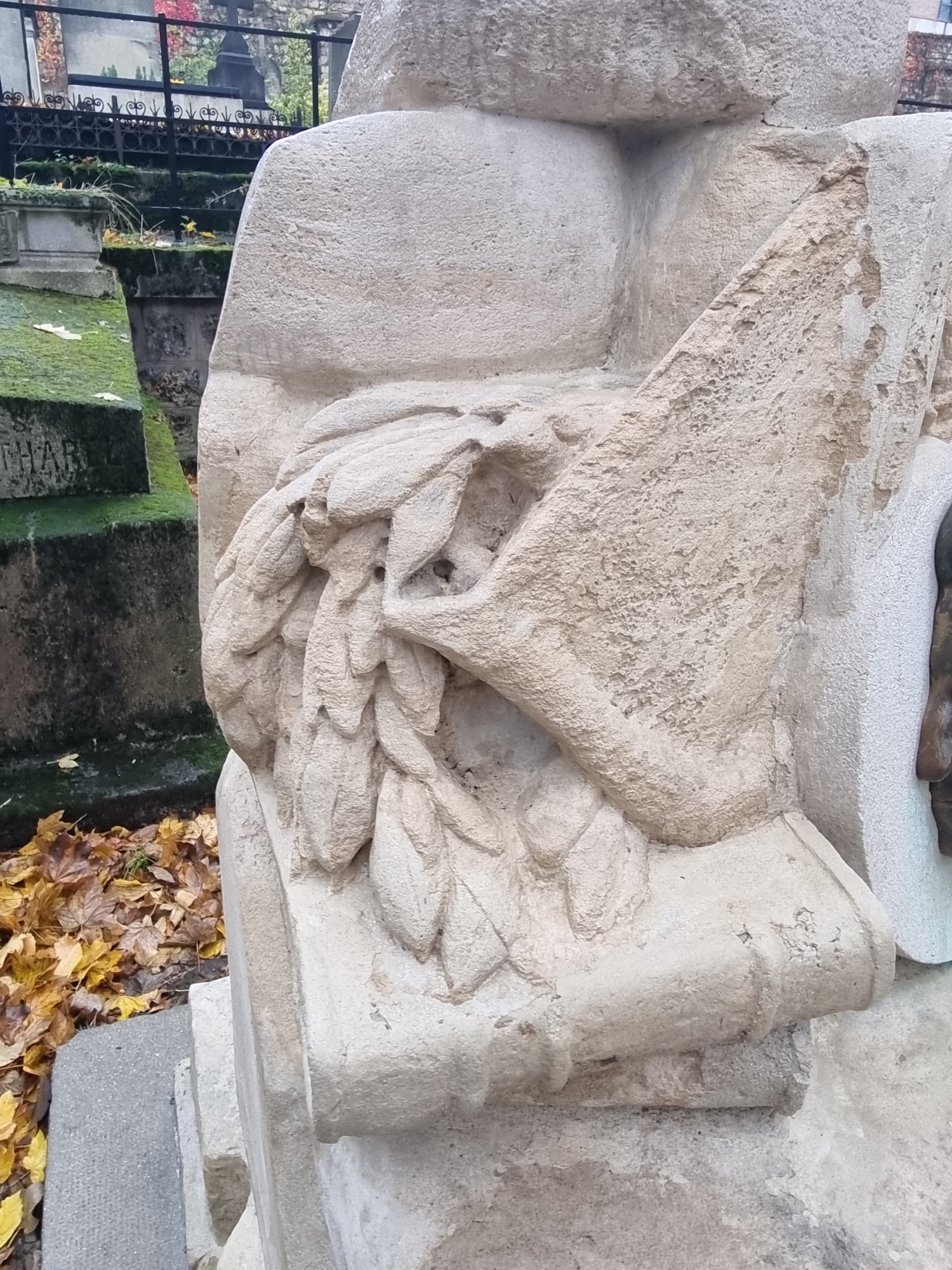 Fotografia przedstawiająca Nagrobek Juliusza Słowackiego na cmentarzu Montmartre w Paryżu