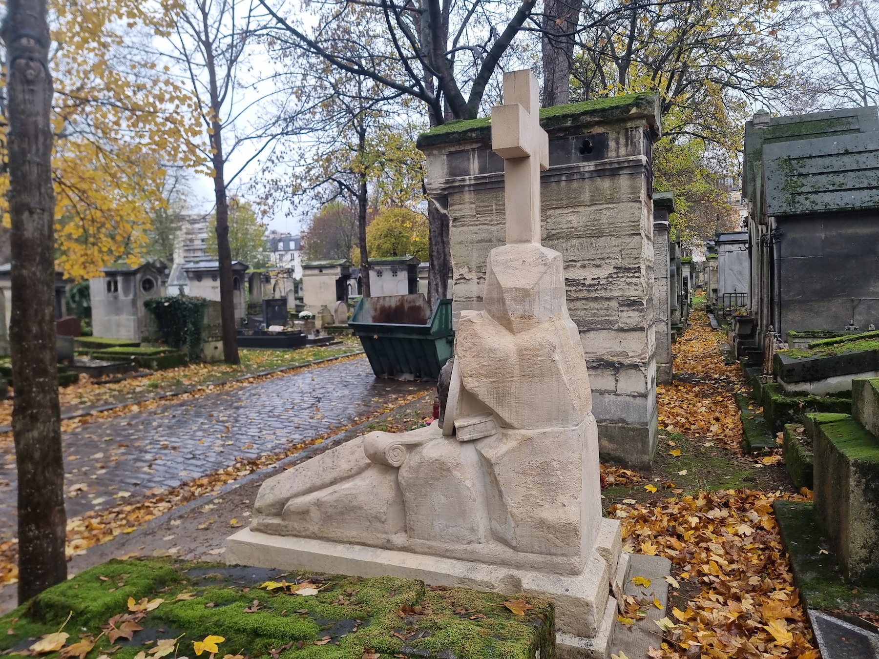 Fotografia przedstawiająca Nagrobek Juliusza Słowackiego na cmentarzu Montmartre w Paryżu