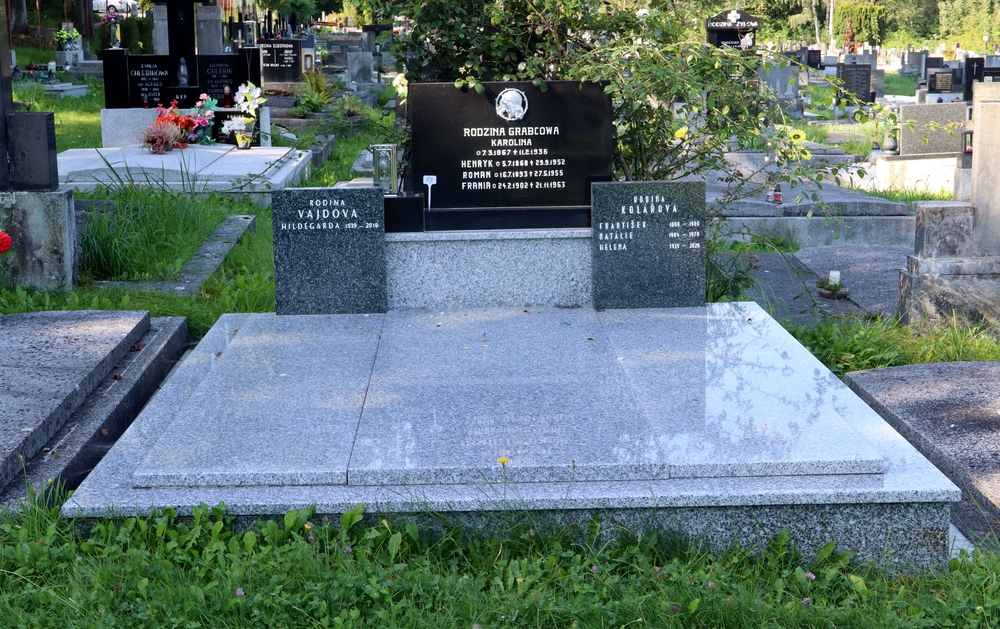 Fotografia przedstawiająca Tombstone of the Grabcova, Vajdová and Kolářová families