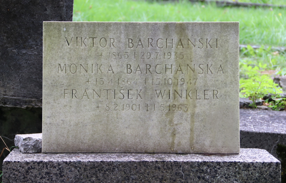 Photo montrant Tombstone of Viktor and Monika Barchanski and František WInkler