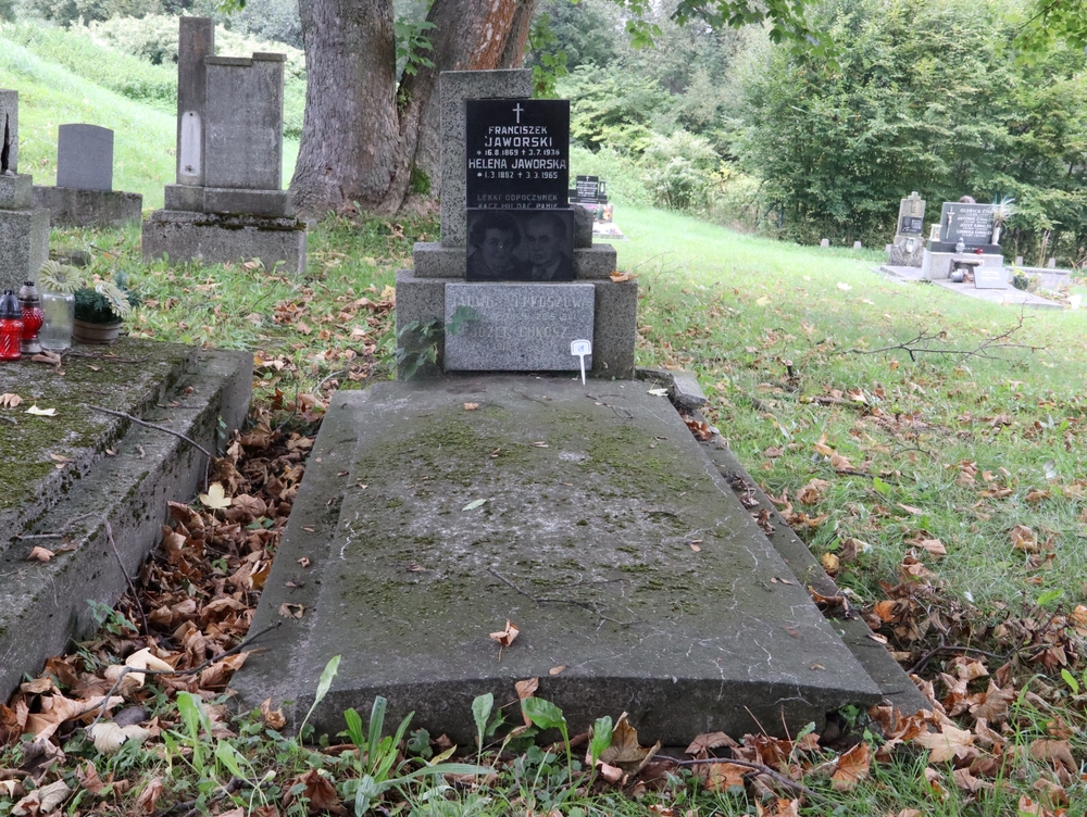 Fotografia przedstawiająca Tombstone of the Jaworski and Lukosz families