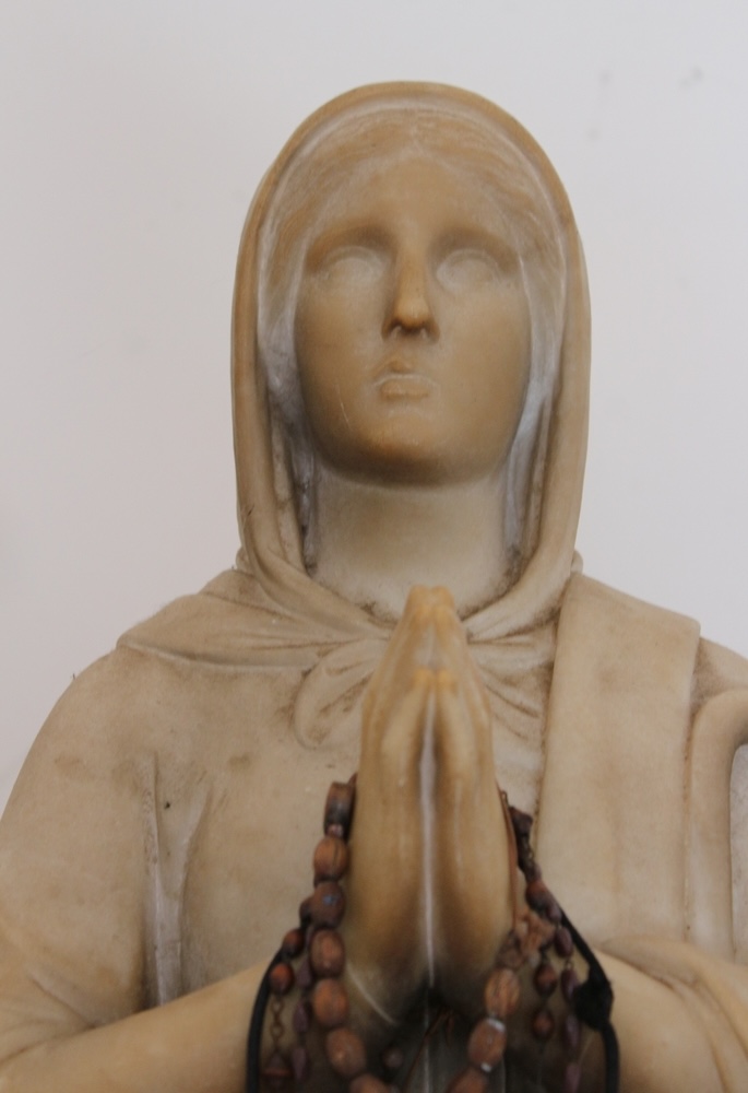 Fotografia przedstawiająca Statue of Blessed Germany Cousin in the church of Sainte Marie-Madeleine in Pibrac