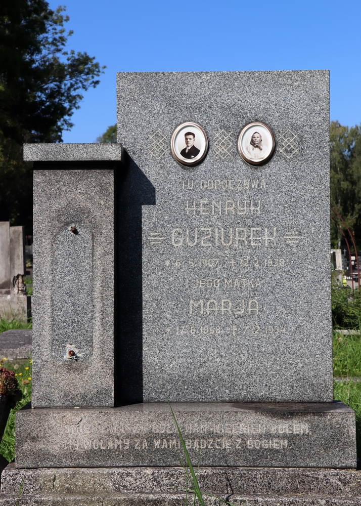 Fotografia przedstawiająca Tombstone of Henryk and Maria Guziurek