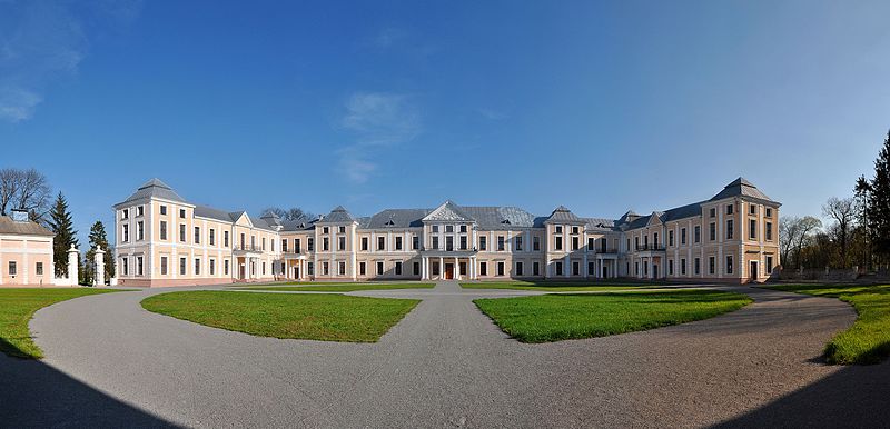 Fotografia przedstawiająca Założenie pałacowe w Wiśniowcu