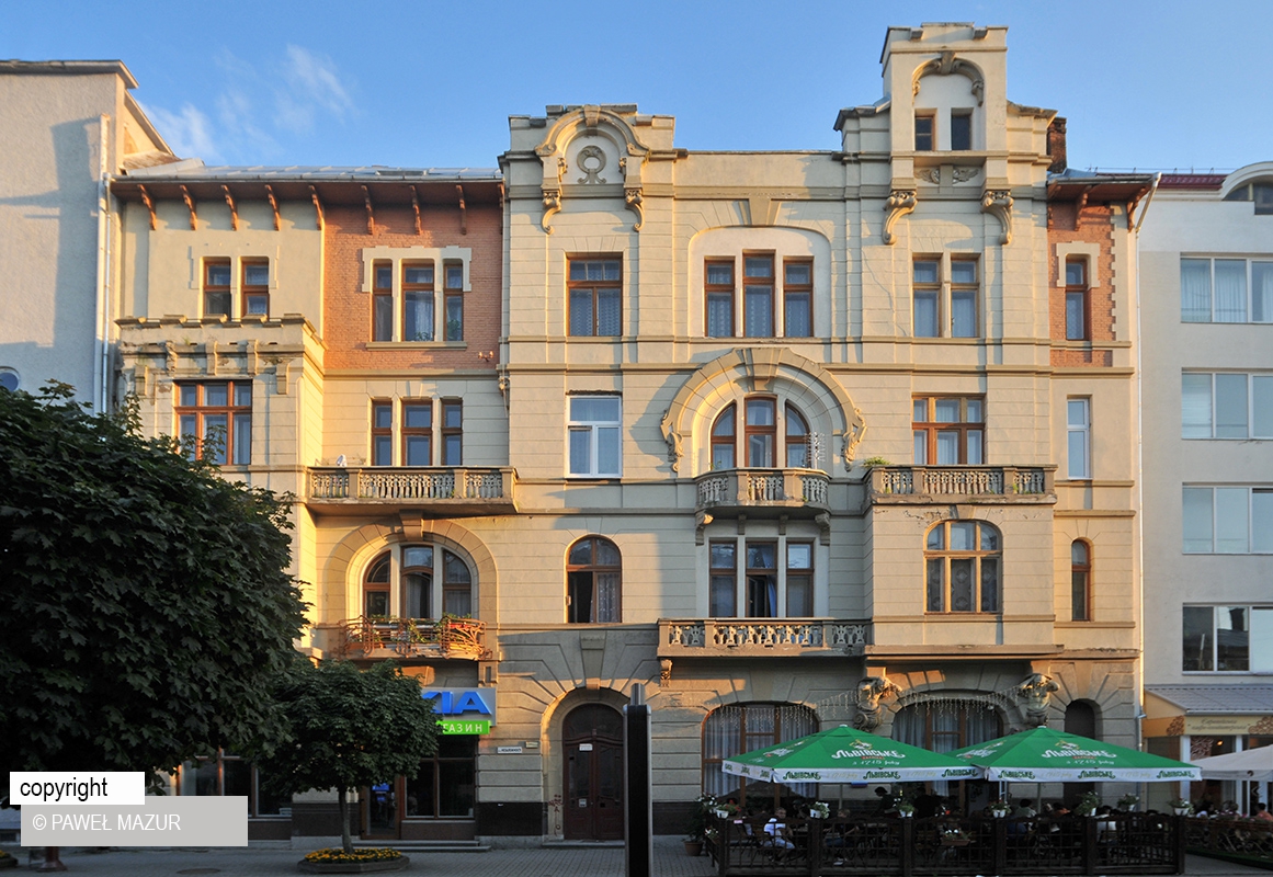 Photo showing Art Nouveau townhouses