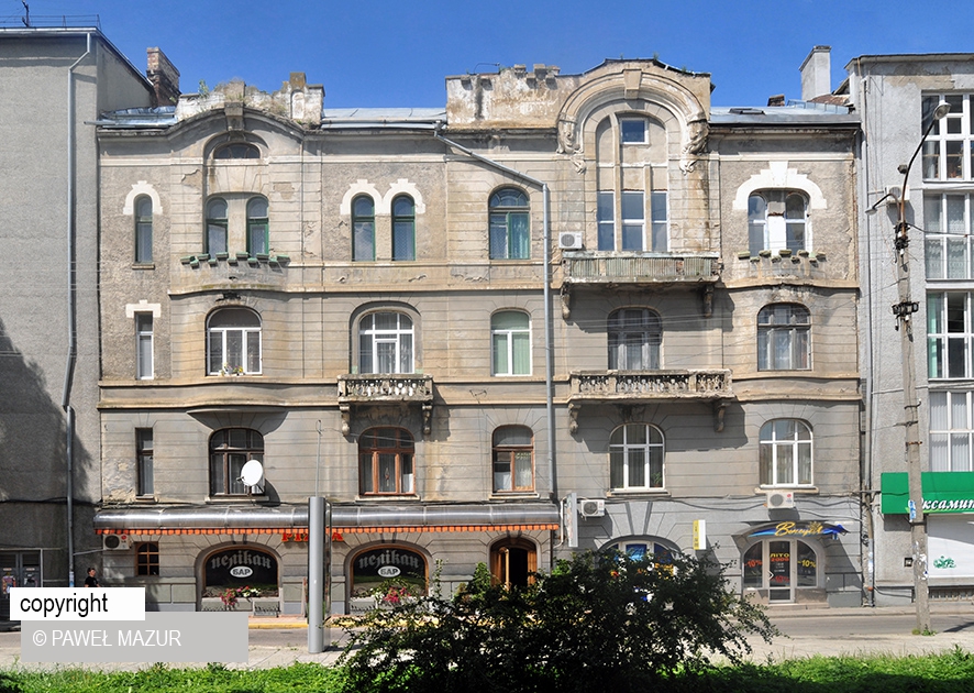 Photo showing Art Nouveau townhouses