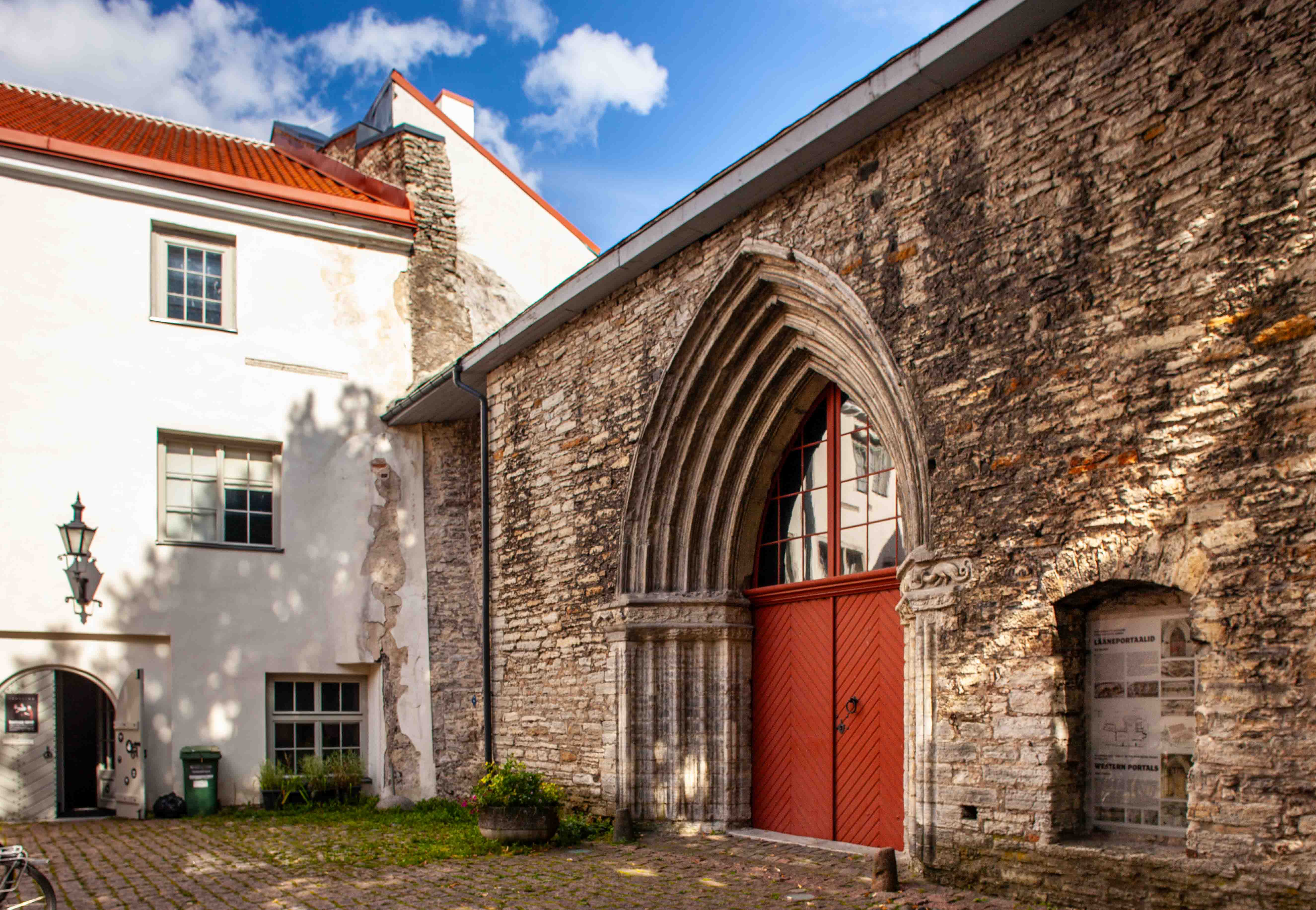 Fotografia przedstawiająca Dominican Monastery Complex Tallinn