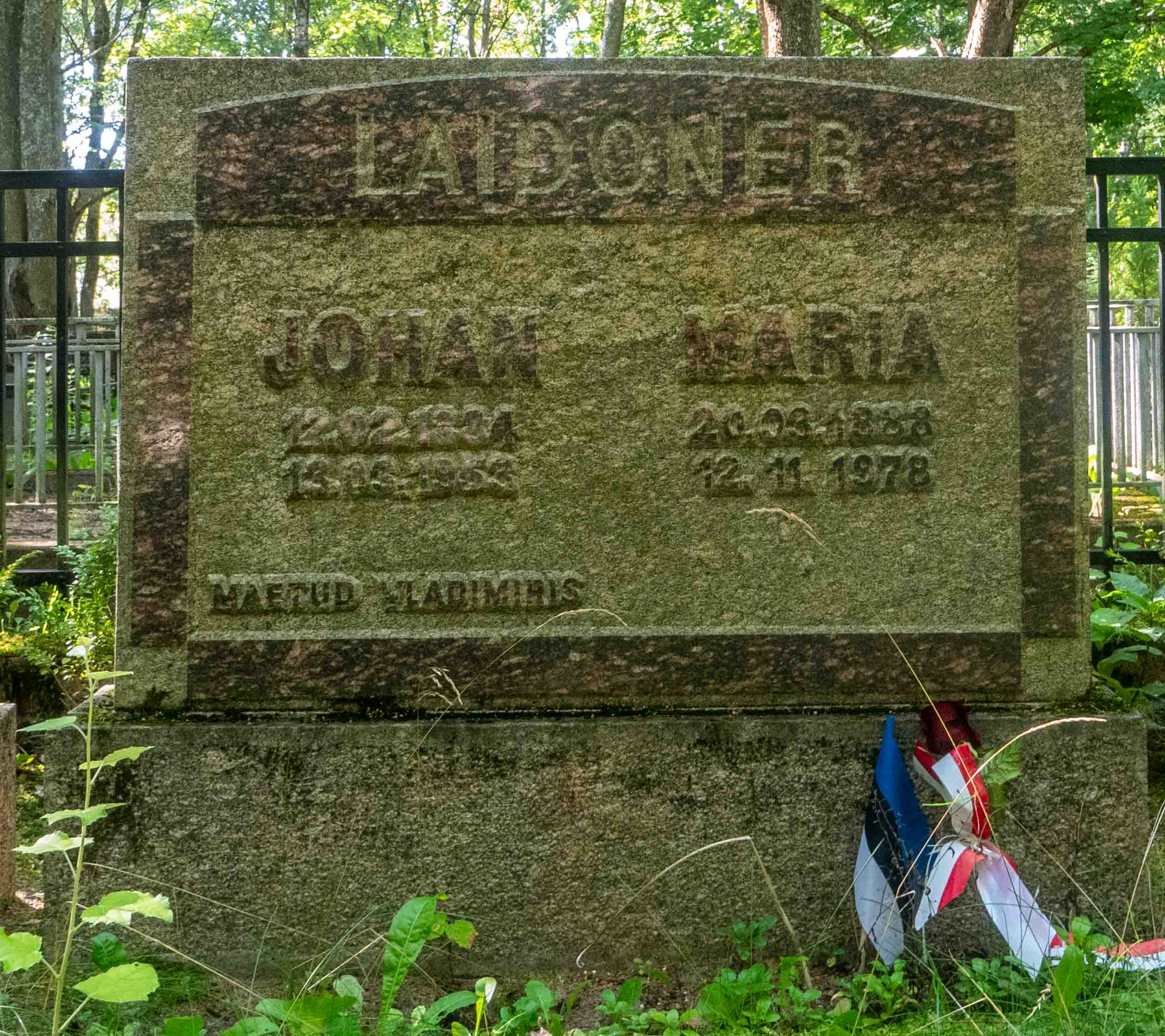 Photo montrant Siselinna and Poolamägi Cemetery in Tallinn