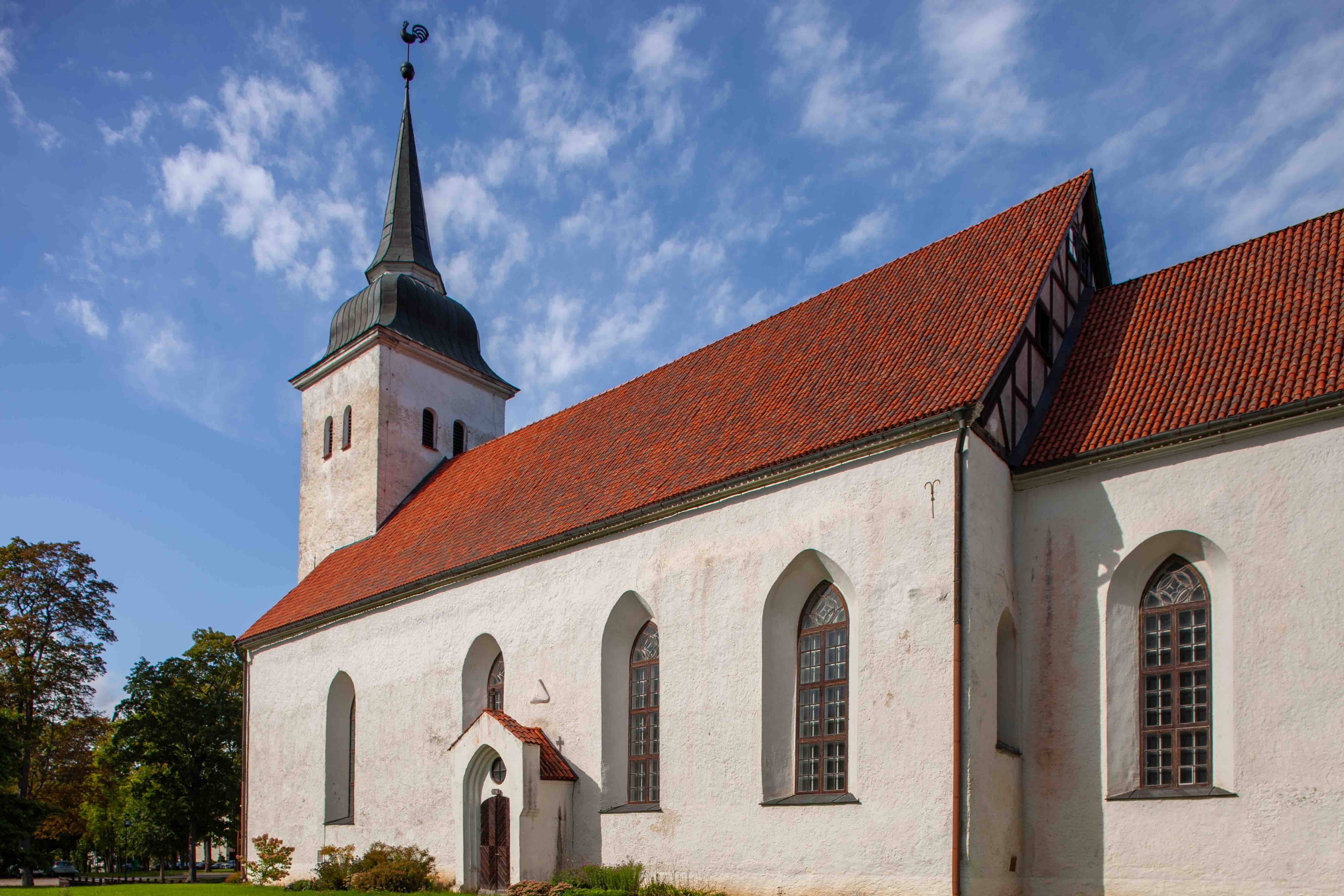 Fotografia przedstawiająca Zamek i kościół św. Jana w Viljandi