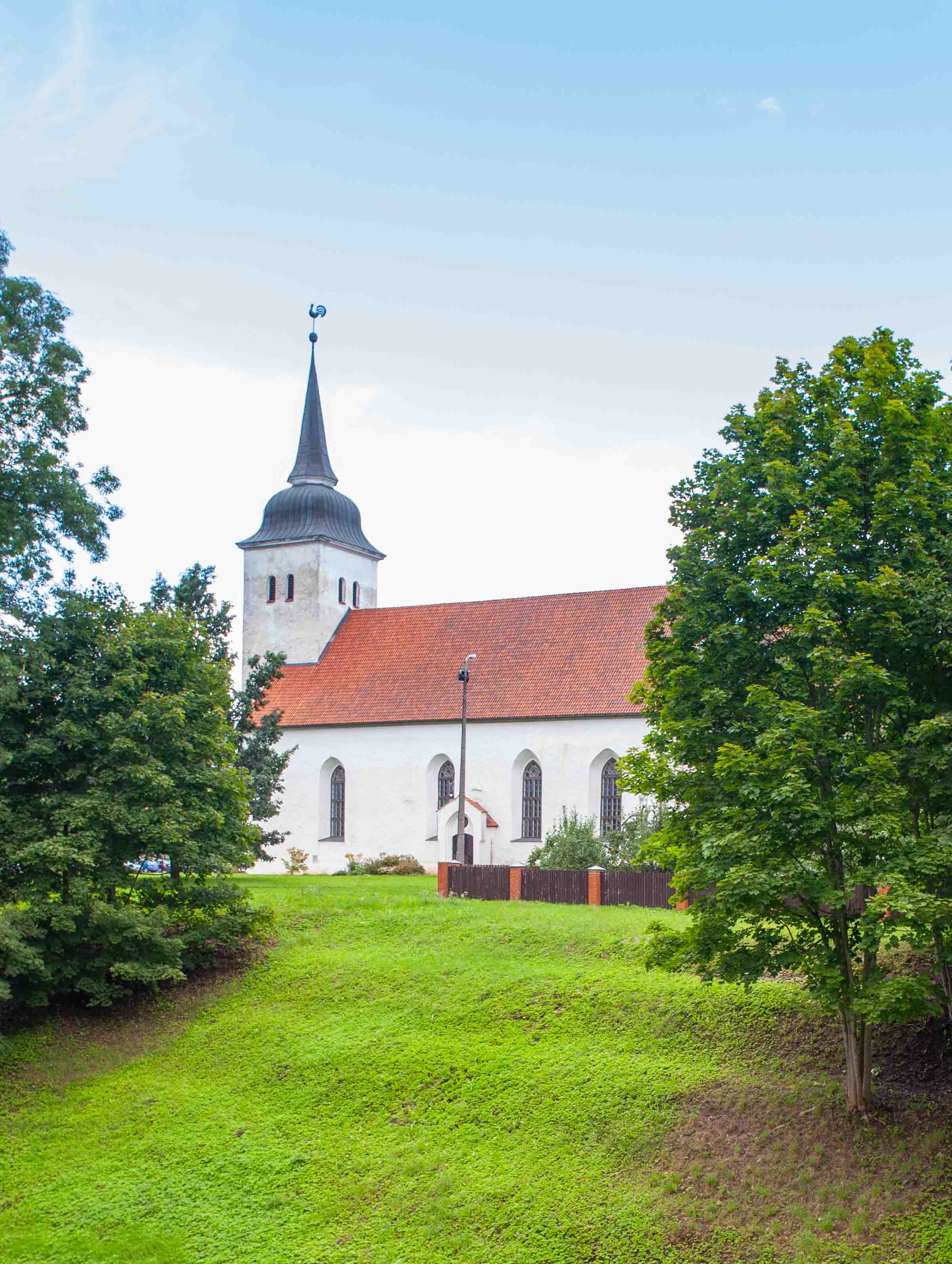 Fotografia przedstawiająca Zamek i kościół św. Jana w Viljandi
