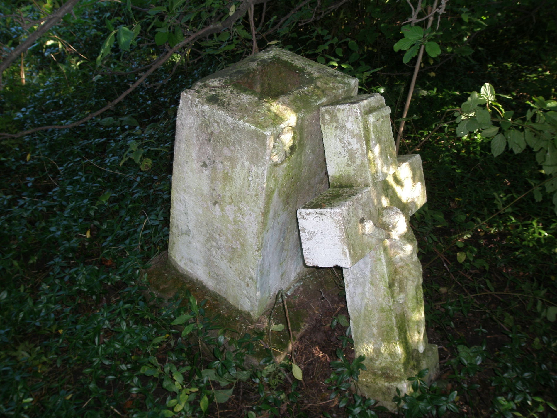 Tombstone of Antoni Kulczyk, Dulibach cemetery, as of 2006.