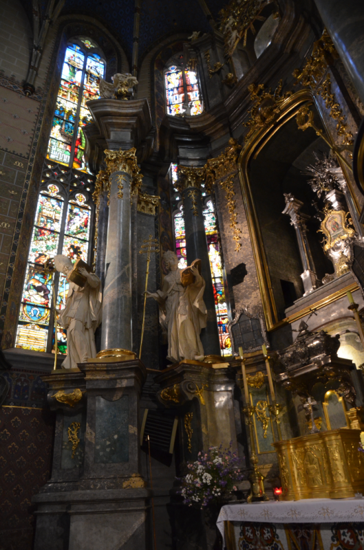 Photo montrant Main altar in the Latin Cathedral in Lviv