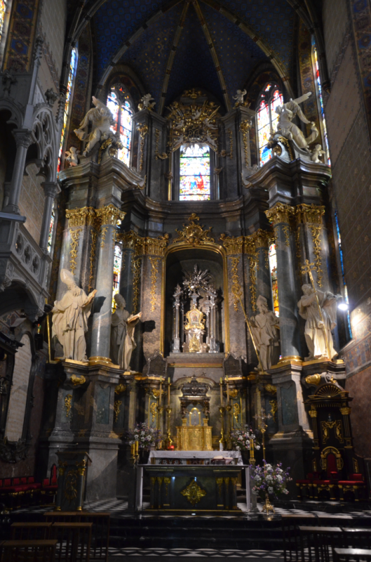Fotografia przedstawiająca Main altar in the Latin Cathedral in Lviv