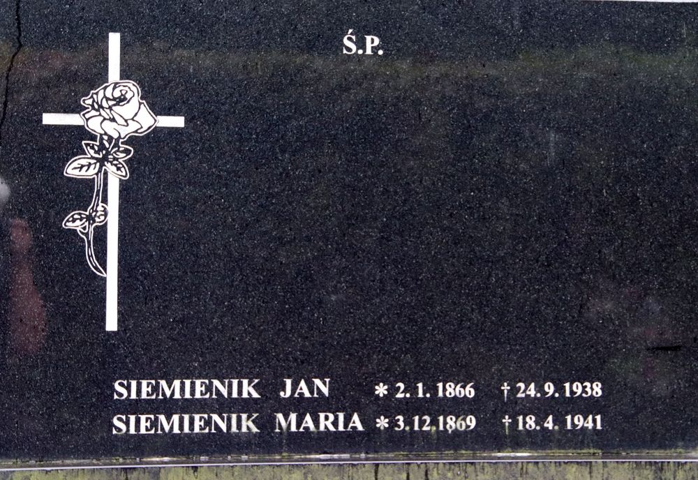 Photo montrant Tombstone of Jan and Maria Siemiennik