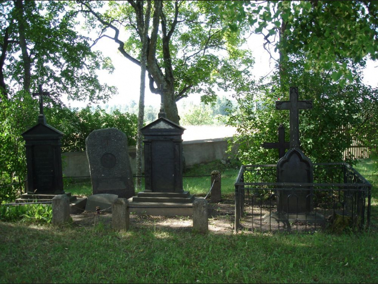 Photo montrant Gustav Manteuffel\'s grave in Drycany