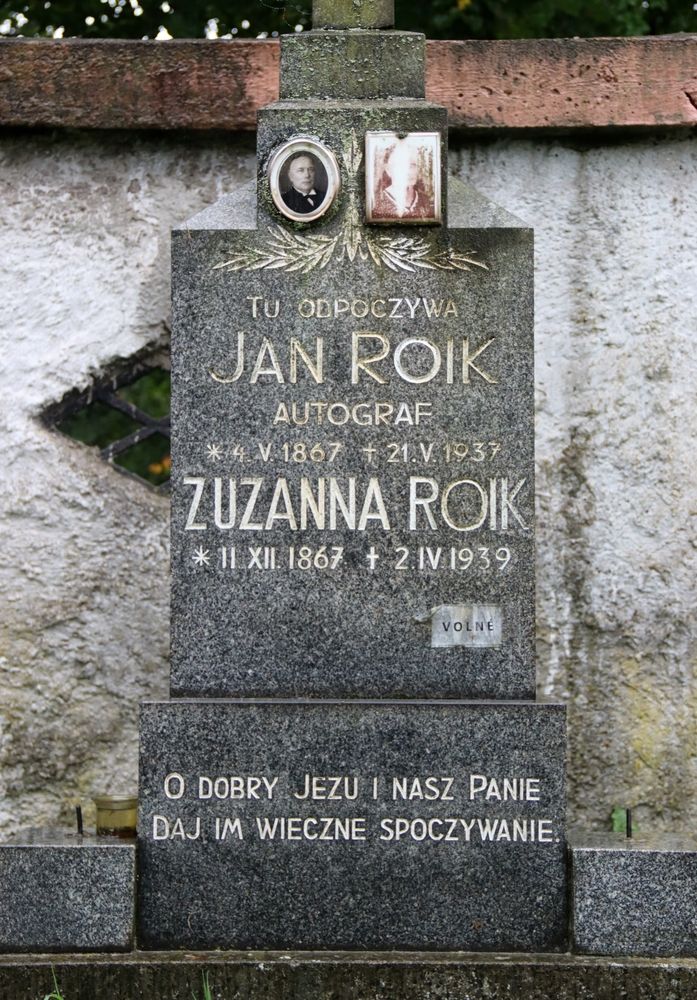Fotografia przedstawiająca Nagrobek Jana i Zuzanny Roik